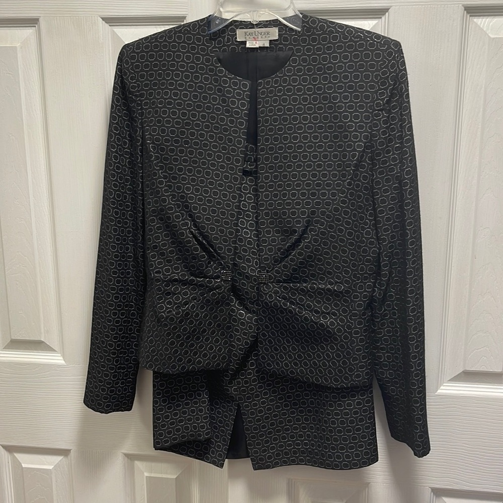 Kay Unger New York Black 2 pc Skirt Suit Sz 8